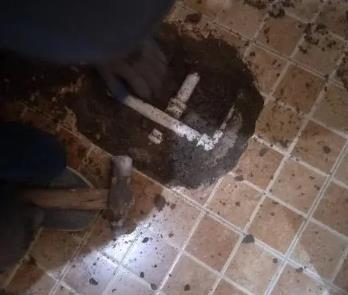 华阴卫生间漏水维修公司为您分享下卫生间渗水如何处理及注意事项